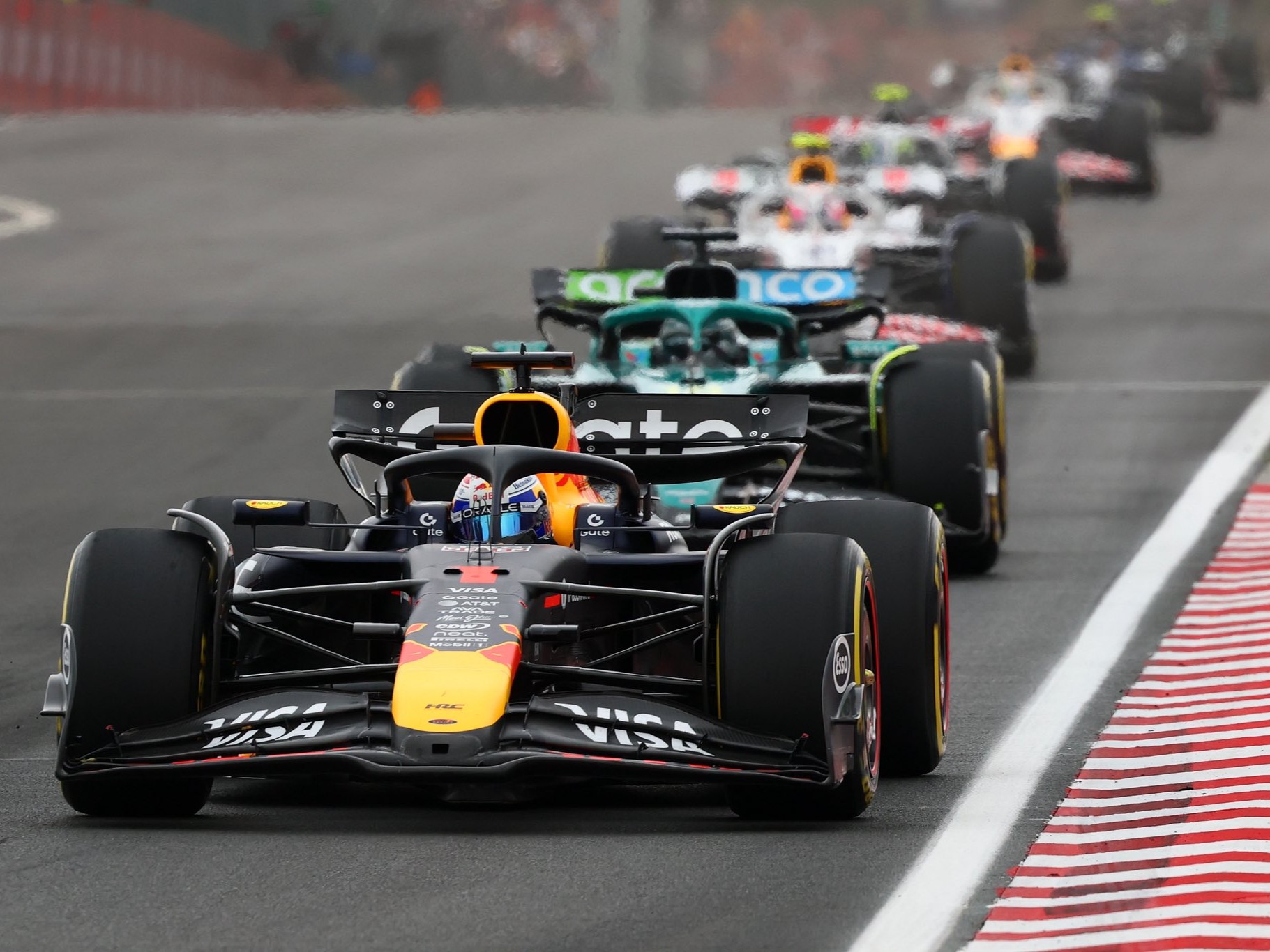 Max Verstappen alami akhir pekan sulit di GP Hungaria 2025.