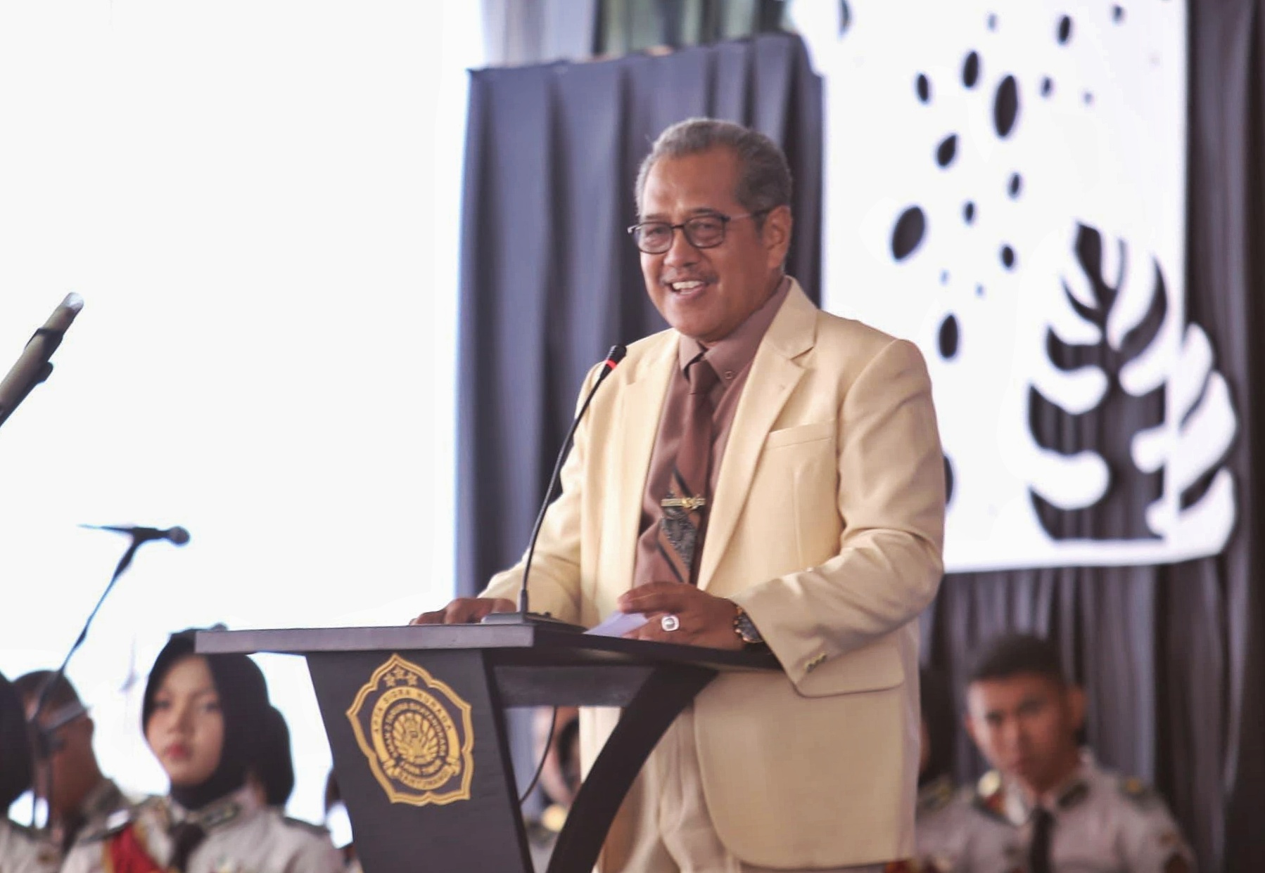 Kepala Smadatara, H. Mujib.