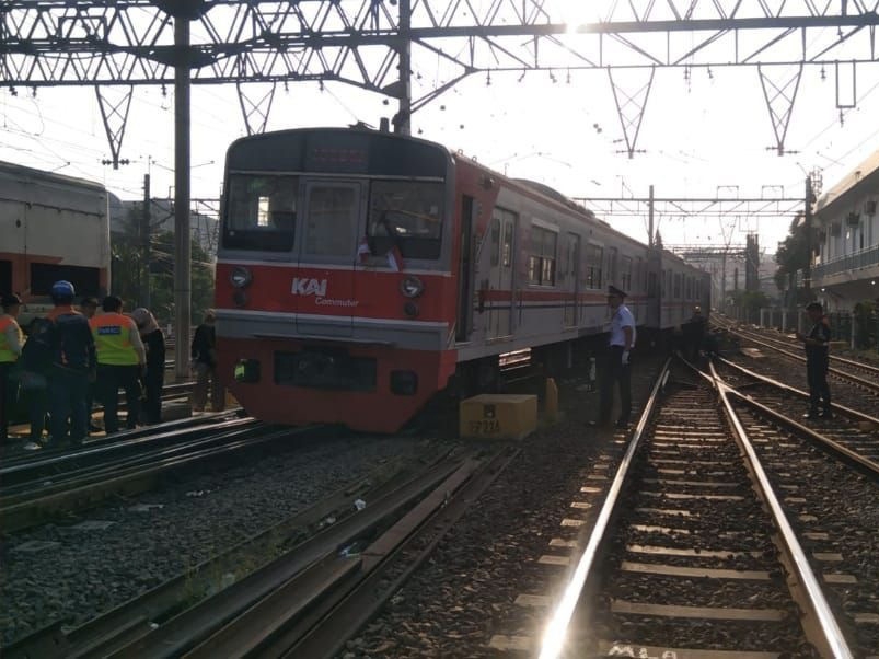 KRL rute Bogor-Jakarta Kota anjlok di jalur 9 Stasiun Jakarta Kota, Selasa (5/8).