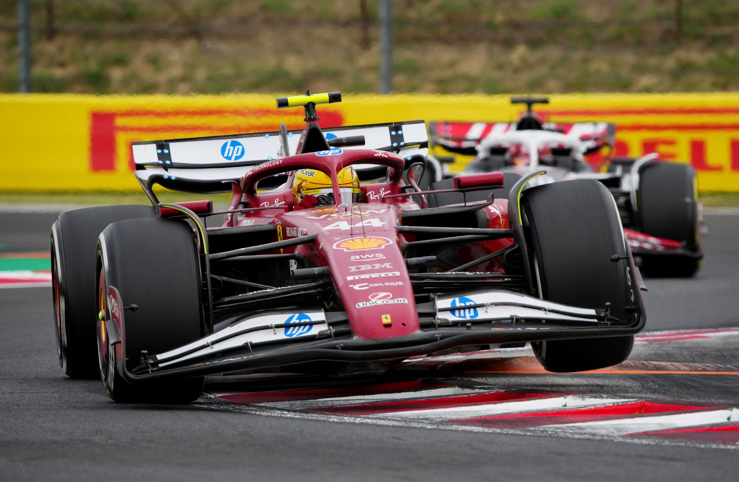 Lewis Hamilton disebut frustrasi tapi tidak kehilangan semangat oleh Bos Ferrari Fred Vasseur.