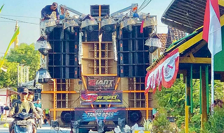 ILUSTRASI Sound Horeg digunakan karnaval Agustusan.