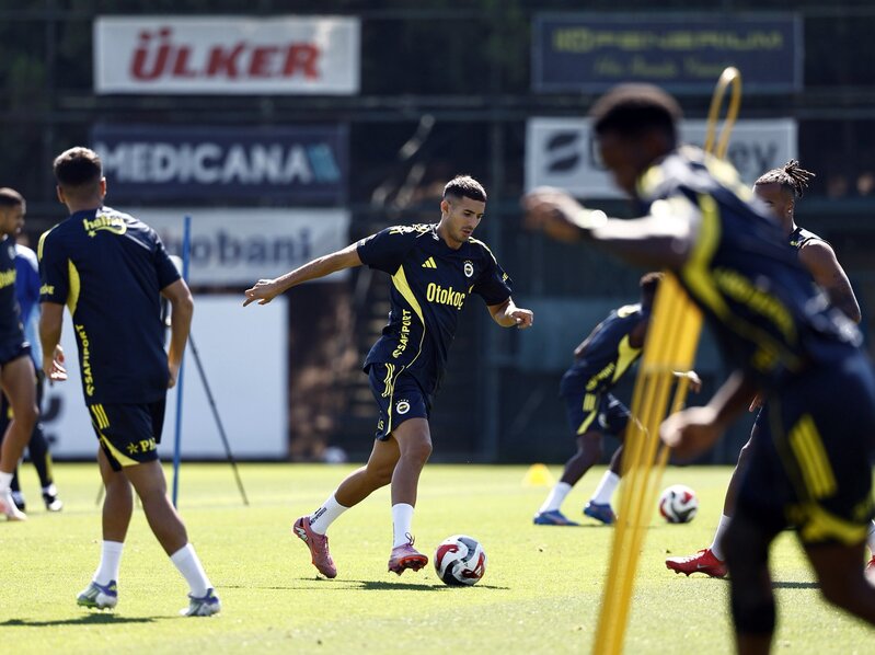 OPTIMIS: Skuad Fenerbahce akan menghadapi Feyenoord di leg kedua kualifikasi Liga Champions 2025-2026
