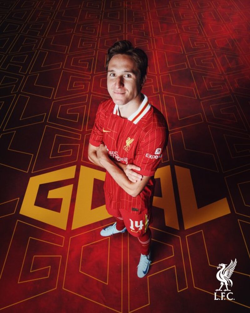 TIDAK DIJUAL: Federico Chiesa tetap akan bersama Liverpool