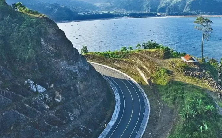 JLS Jawa Timur yang dibangun selama 22 tahun dan menghubungkan 8 kabupaten.