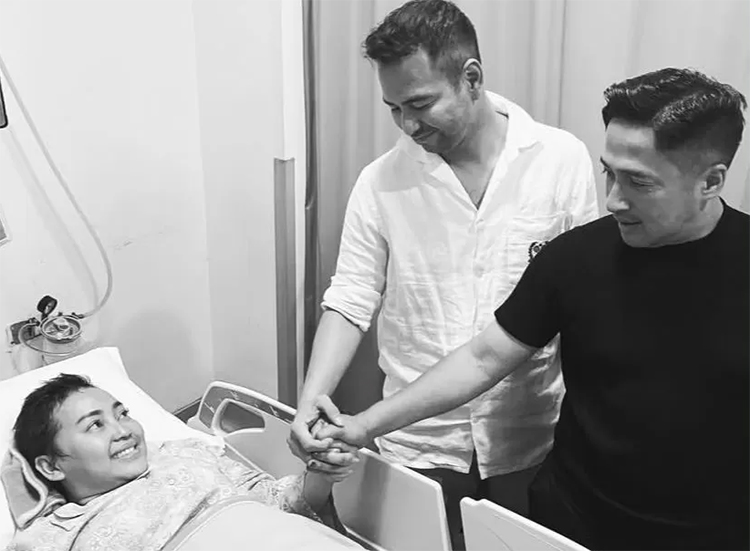 Kondisi Mpok Alpa ketika dijenguk oleh Raffi Ahmad dan Irfan Hakim.
