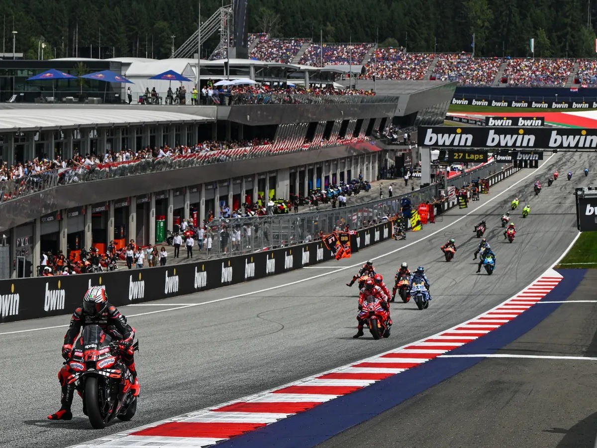 Marco Bezzecchi antar Aprilia tercepat di warm-up MotoGP Austria 2025.