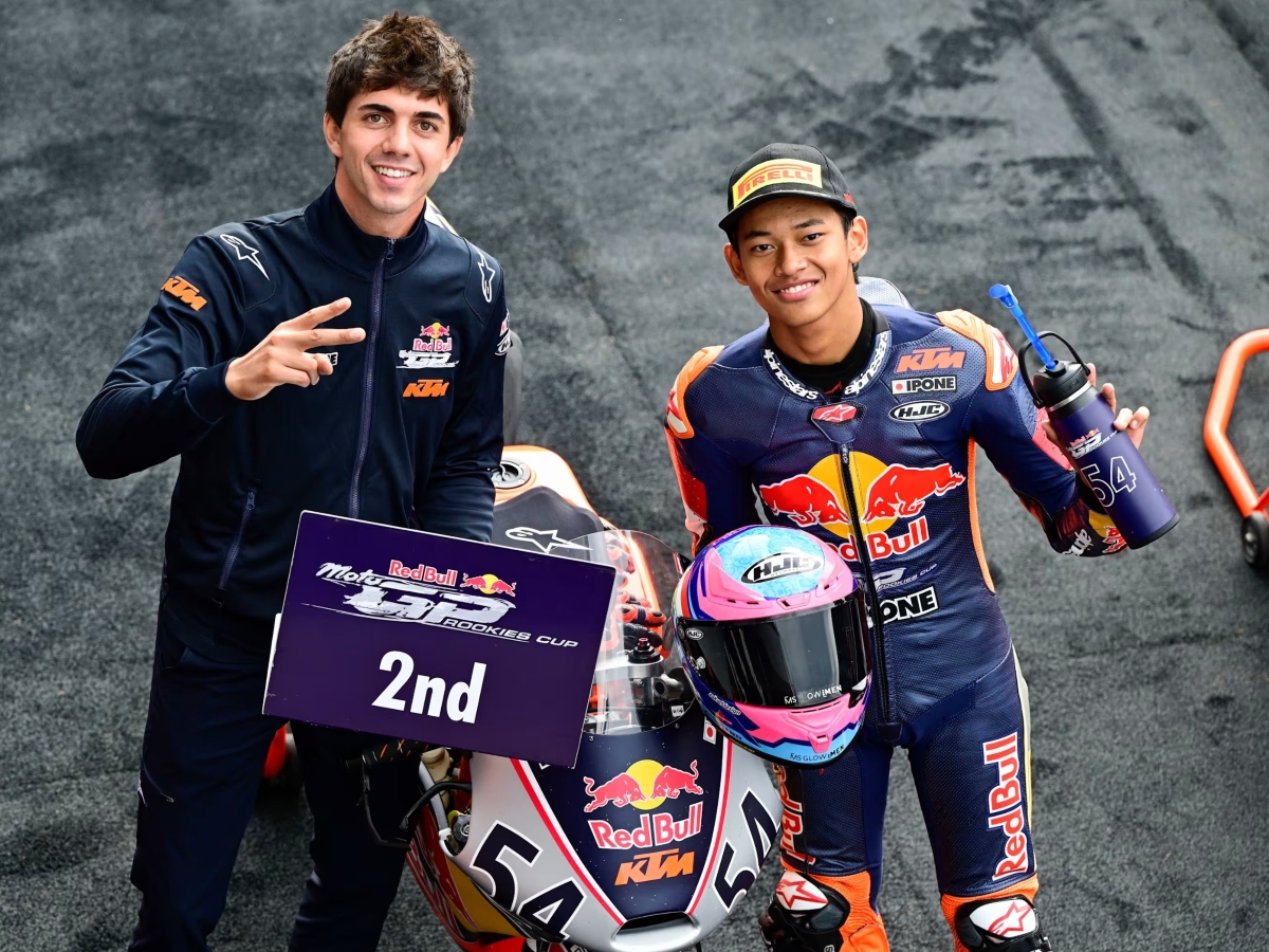 Veda Ega Pratama persembahkan podium kedua di Red Bull Rookies Cup 2025 tepat di Hari Kemerdekaan RI ke-80.