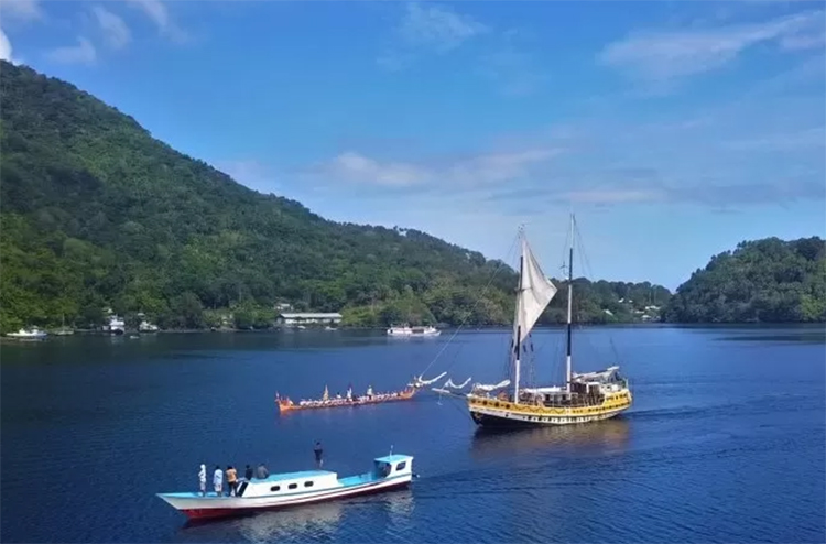 Perairan Teluk Banda Naira di Pulau Banda, Kabupaten Maluku Tengah.