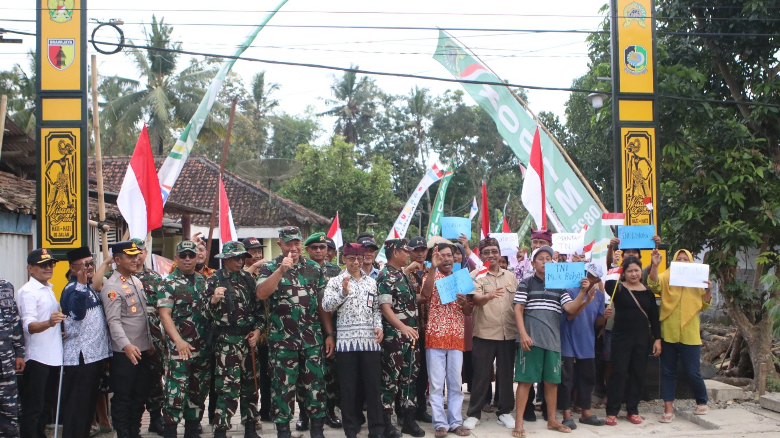 Jembatan TMMD 125 di Desa Seneporejo, Banyuwangi, resmi diresmikan. Wujud nyata bakti TNI untuk rakyat, dukung akses dan geliat ekonomi desa.