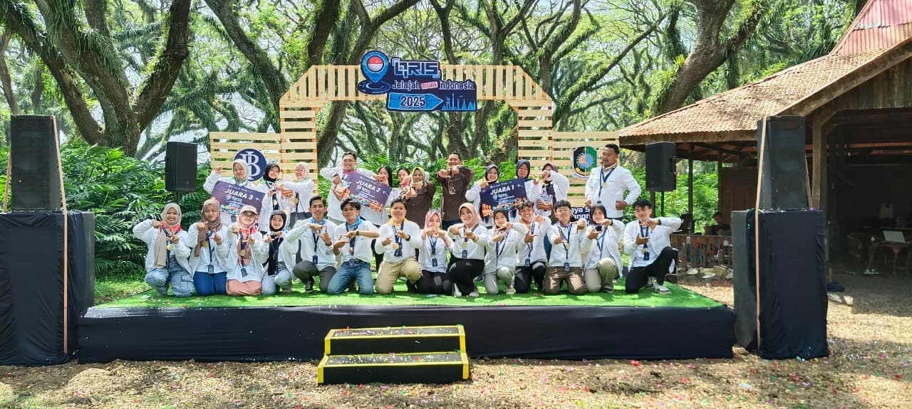Para pemenang dan peserta QRIS Jelajah Budaya Indonesia 2025 di Djawatan, Benculuk, Kecamatan Cluring, Sabtu (22/5).