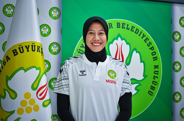 Megawati Hangestri Pertiwi usai menandatangani kontrak dengan klub Liga Voli Turki Manisa BBSK.