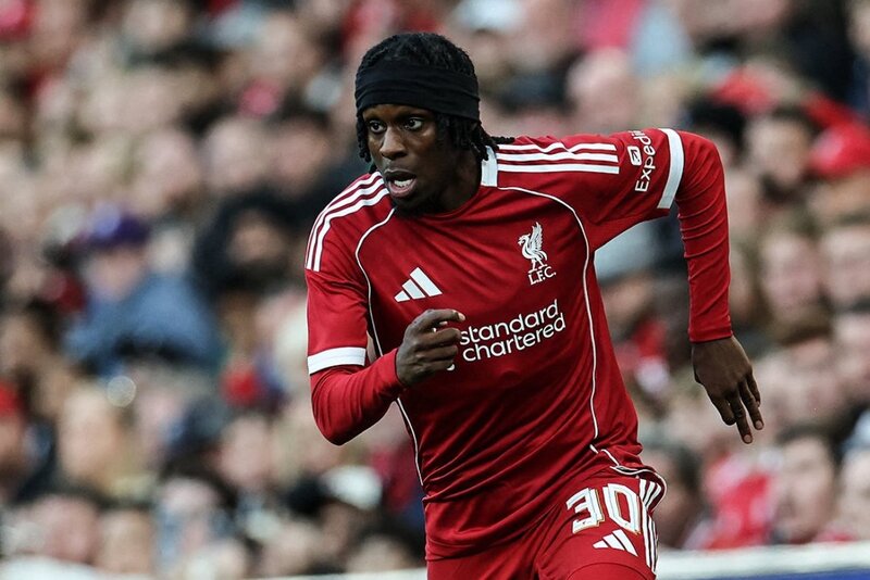 ABSEN: Posisi bek kanan yang ditinggalkan Jeremie Frimpong menjadi atensi khusus Arne Slot