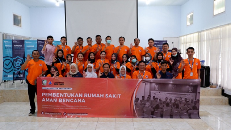 Tim dan managemen IHC RSU Bhakti Husada Krikilan menyelesaikan pembentukan rumah sakit aman bencana dengan BPBD.