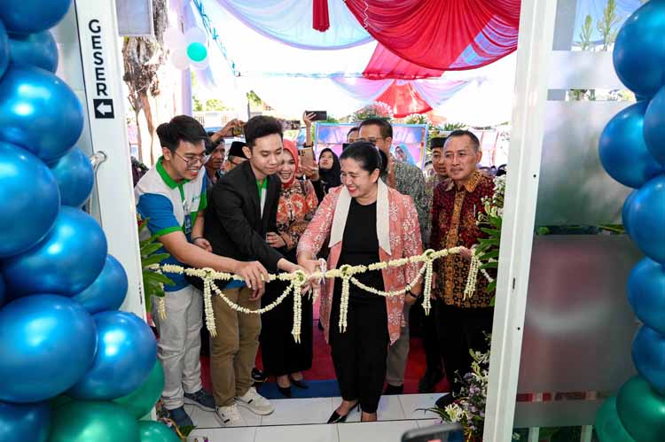 PERESMIAN: Klinik AiMed berlokasi di Jalan Kolonel Sugiono No 22 ini resmi dibuka Sabtu (23/8)