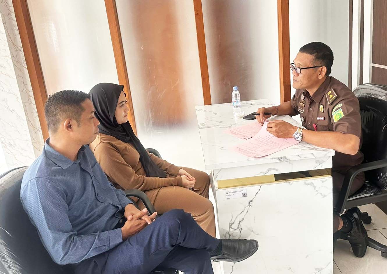 Terdakwa warga Kecamatan Kabat divonis tiga tahun penjara oleh majelis hakim PN Banyuwangi.