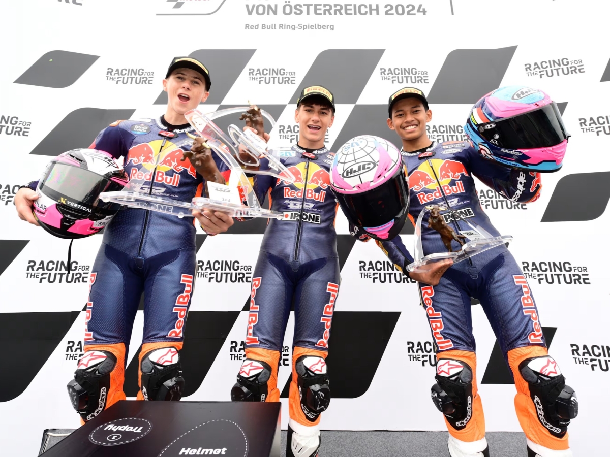 Veda Ega Pratama geser Hakim Danish di Red Bull MotoGP Rookies Cup 2025.