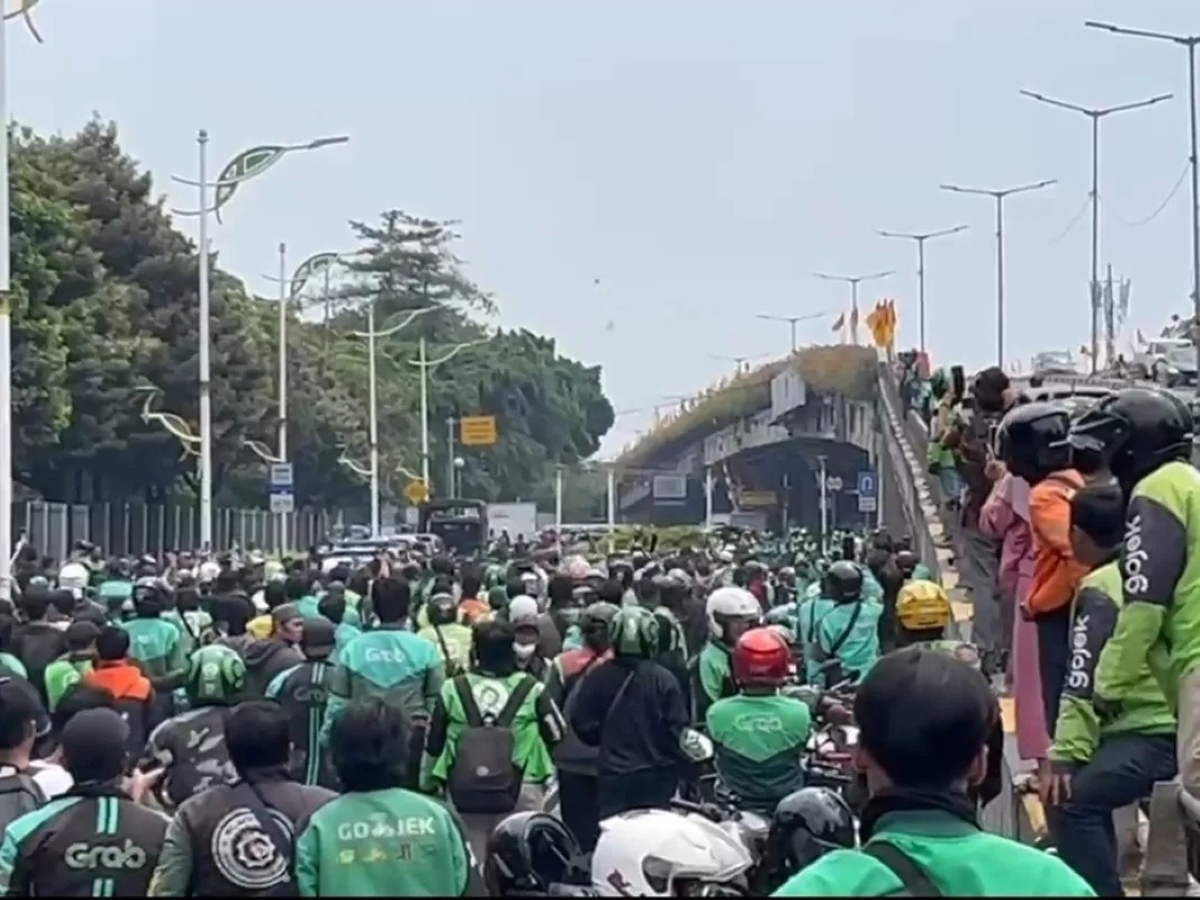 Motor dan HP Affan Kurniawan hilang usai tewas terlindas mobil Brimob di demo ricuh Pejompongan.