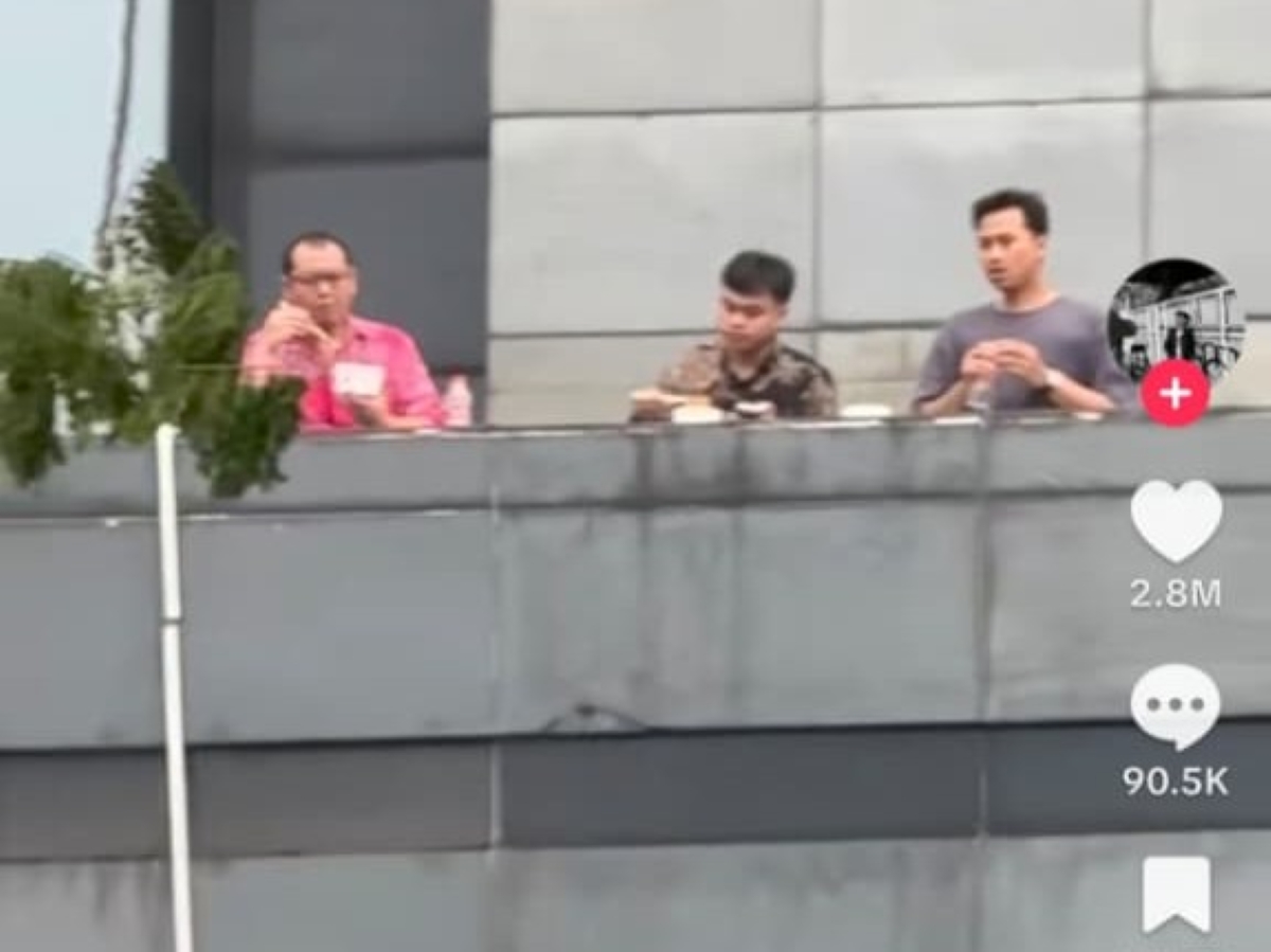 Video viral diduga staf DPR lakukan provokasi saat demo.