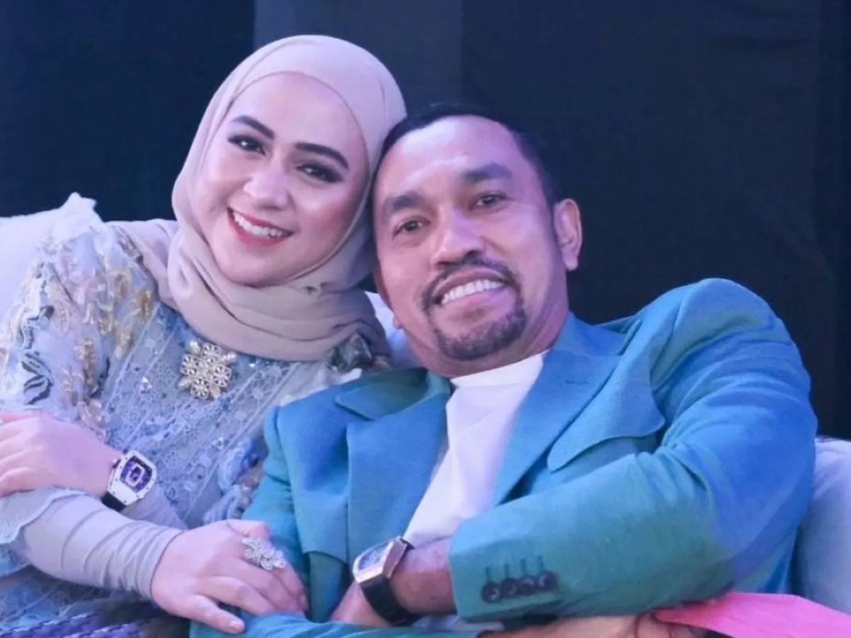 Feby Belinda, istri Ahmad Sahroni.