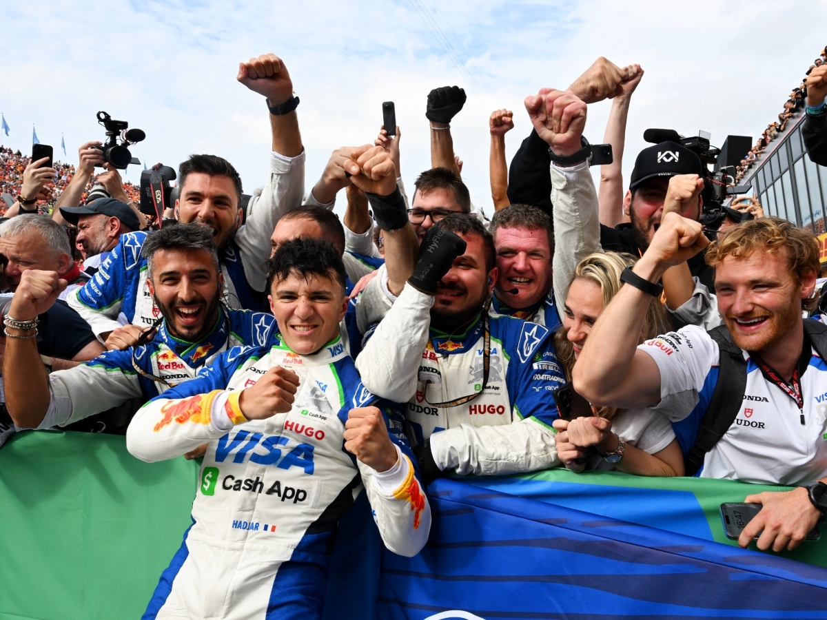 Pembalap Racing Bulls, Isack Hadjar memperoleh podium perdananya di F1 GP Belanda 2025.