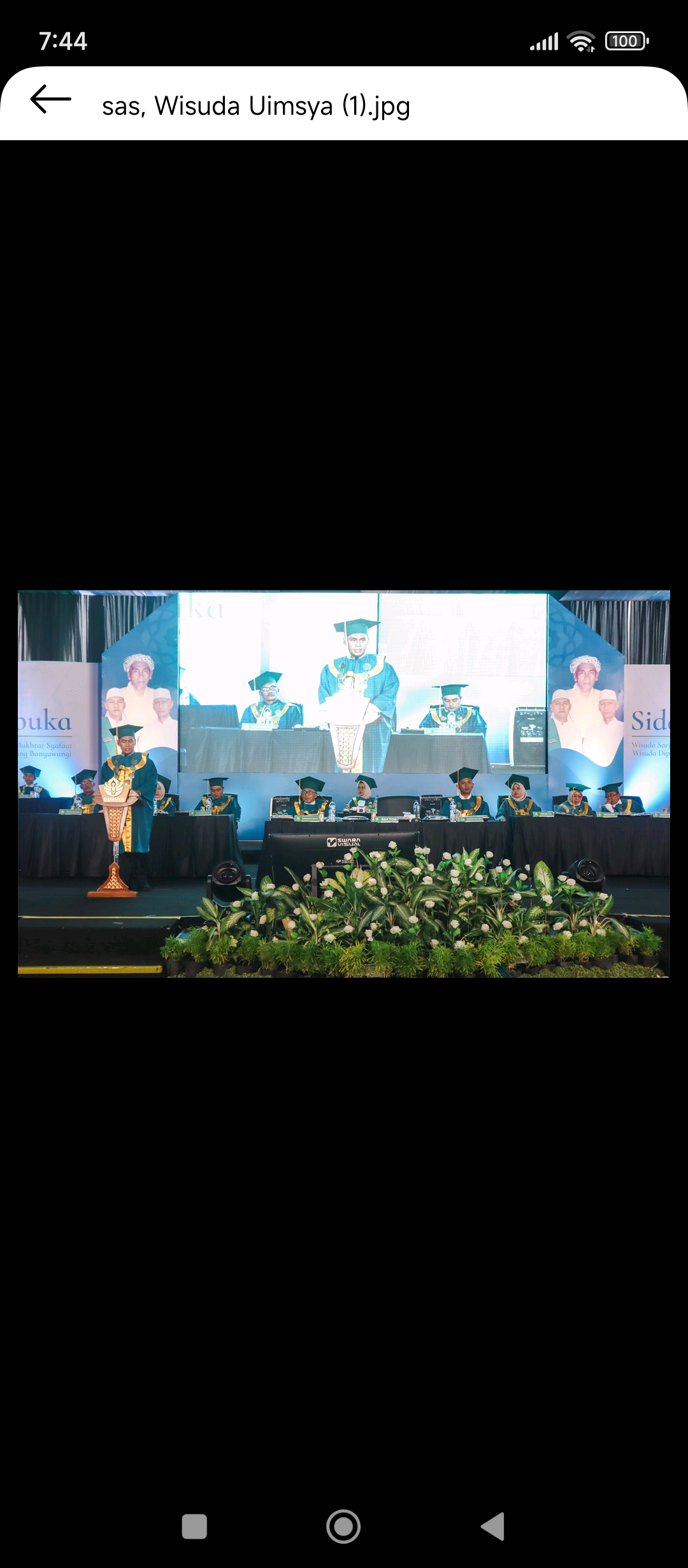 SENAT: Rektor Uimsya Blokagung Dr KH Ahmad Munib Syafaat LC MEI menyampaikan sambutan dalam wisuda sarjana ke-21 dan pascasarjana ke-2 Uimsya Blokagung, Banyuwangi, Senin (1/9).
