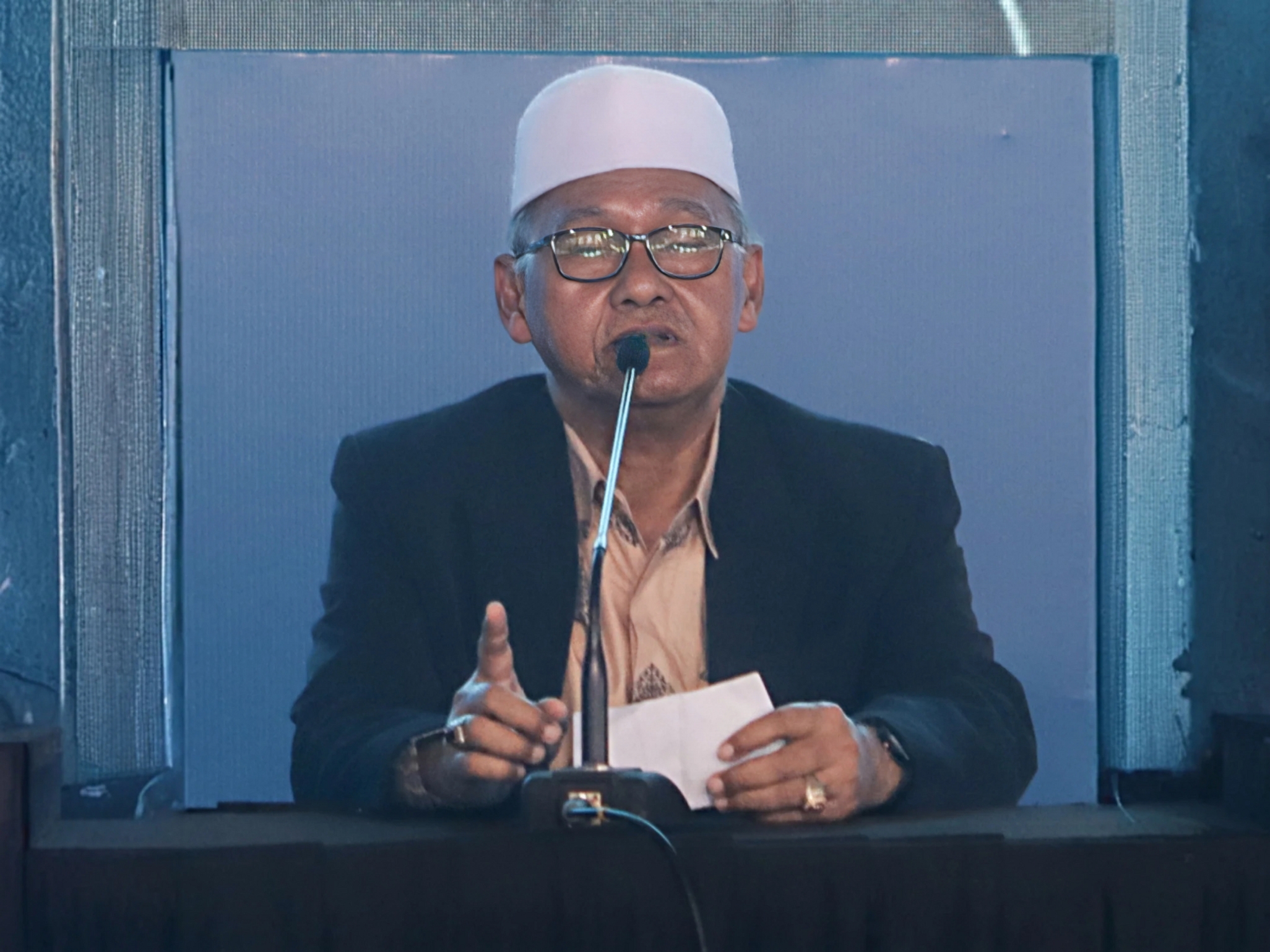 KH Ahmad Hisyam Syafaat.