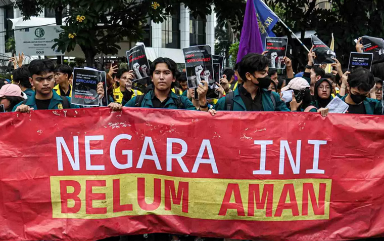 ILUSTRASI sejumlah mahasiswa menggelar aksi demonstrasi di Patung Kuda, Jakarta, beberapa waktu lalu.