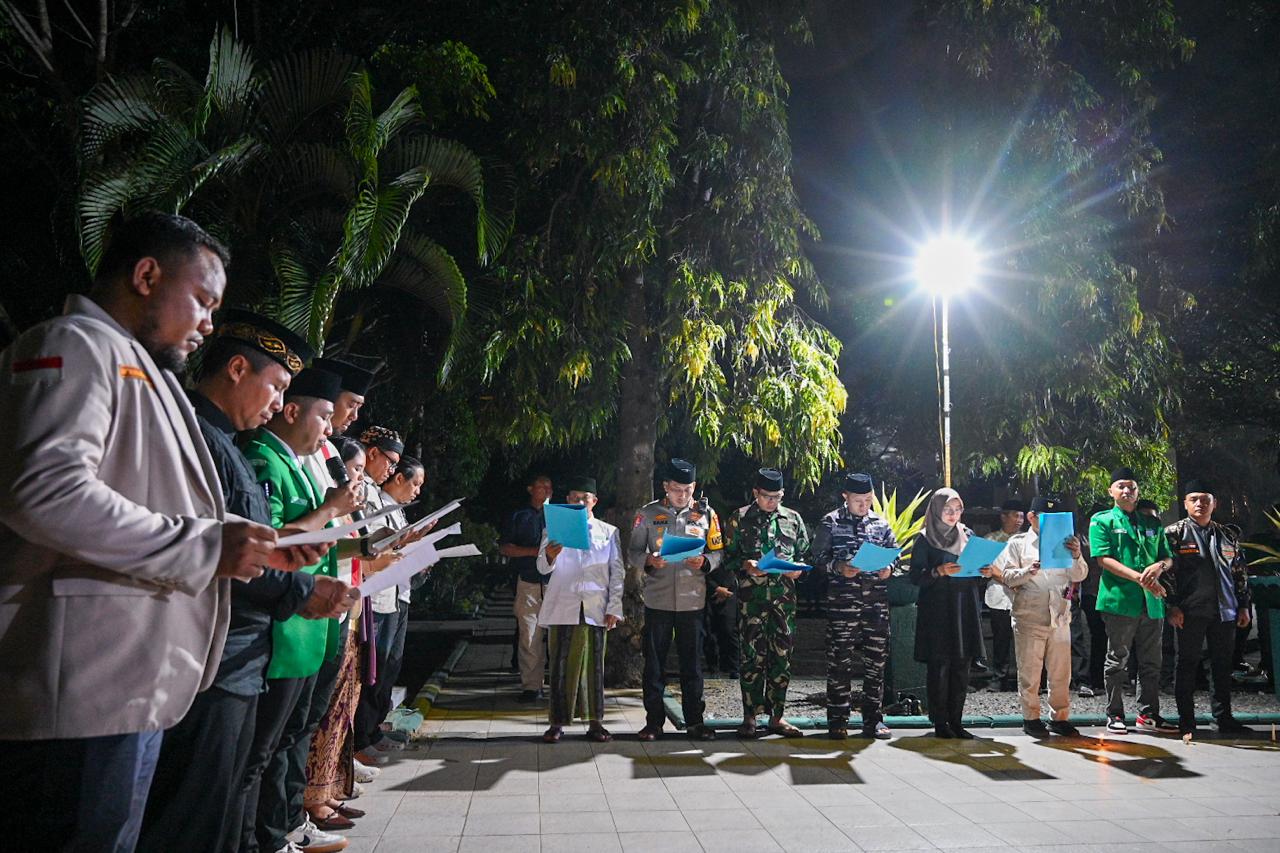 Doa bersama lintas agama di Banyuwangi.