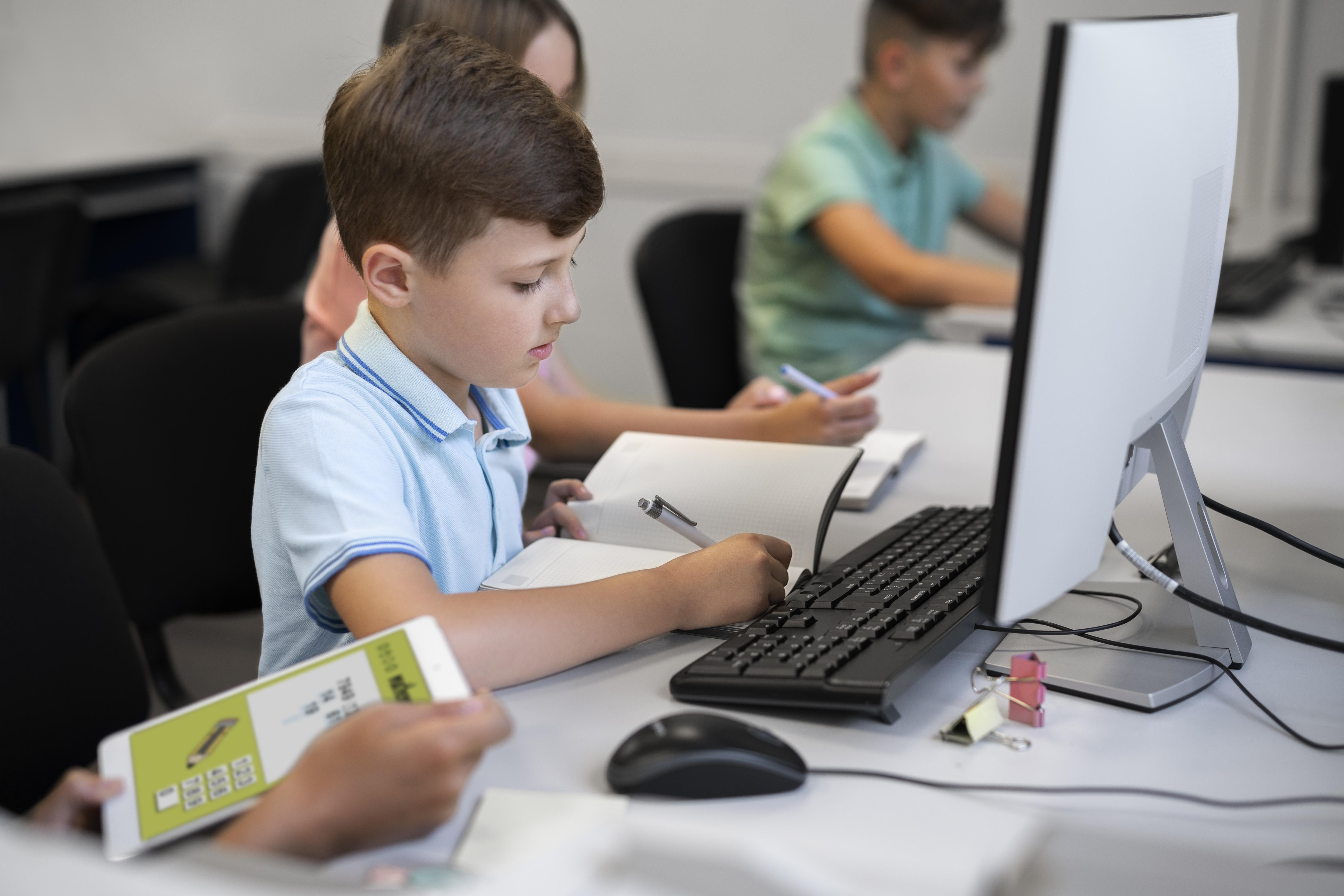 Sekolah SD bersiap jalani gladi bersih ANBK 2025.