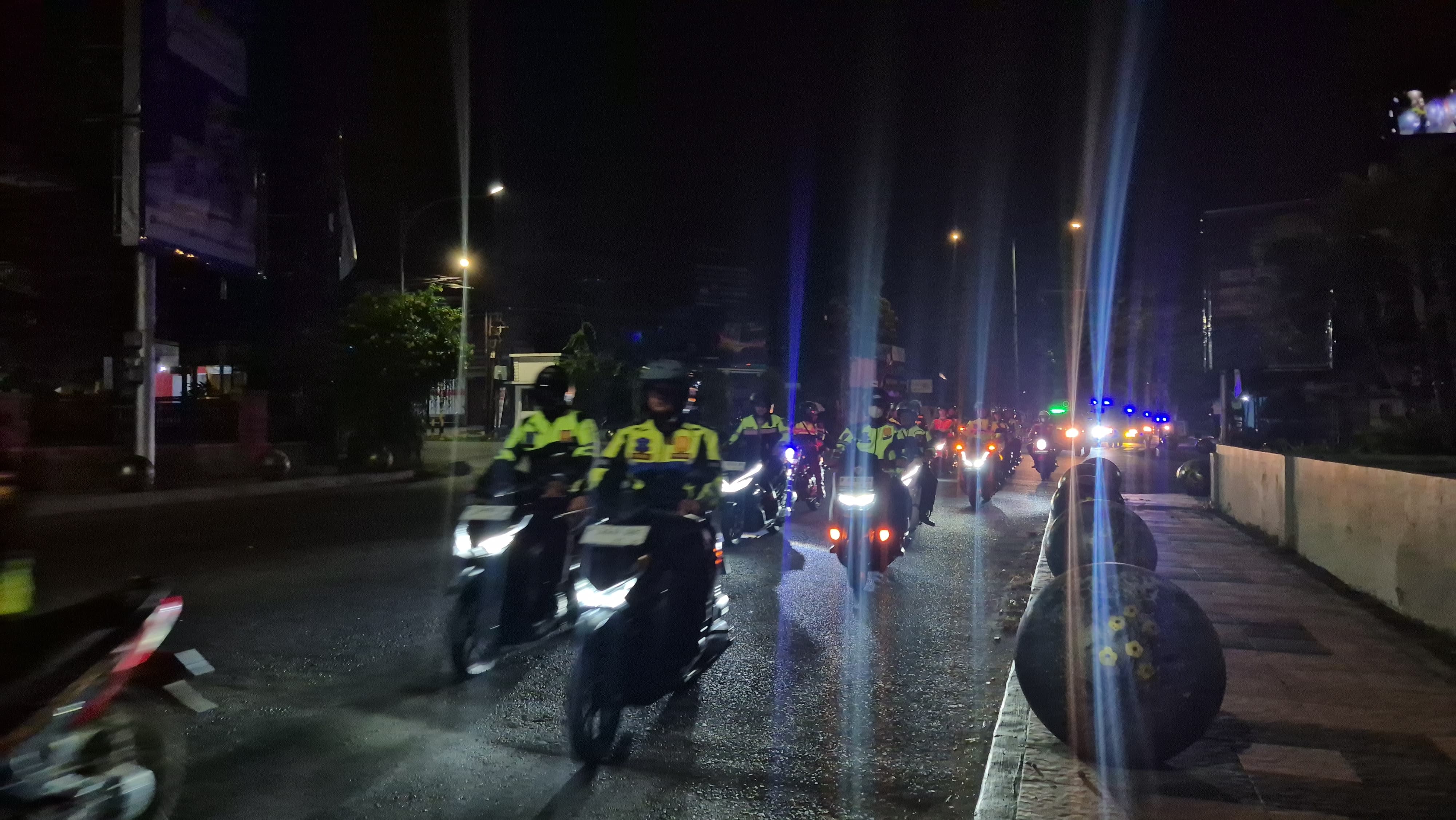 Polresta Banyuwangi gelar apel dan patroli gabungan skala besar.