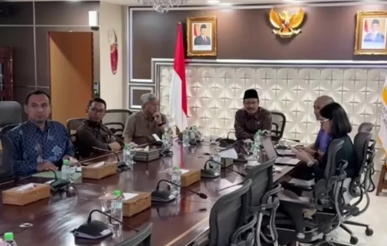 Uji coba portal bansos digital yang akan diluncurkan oleh Kemensos.