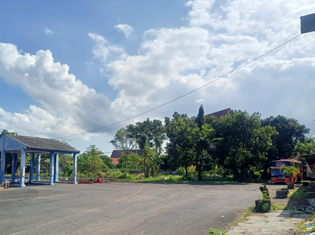 Momen long weekend dalam Maulid Nabi Muhamad SAW kondisi Terminal Muncar tetap tidak ada lonjakan penumpang.