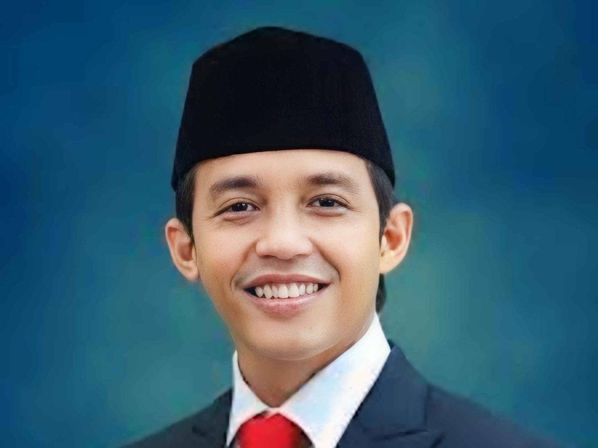 Menhut Raja Juli Antoni klarifikasi soal viral main domino dengan tersangka pembalakan liar.
