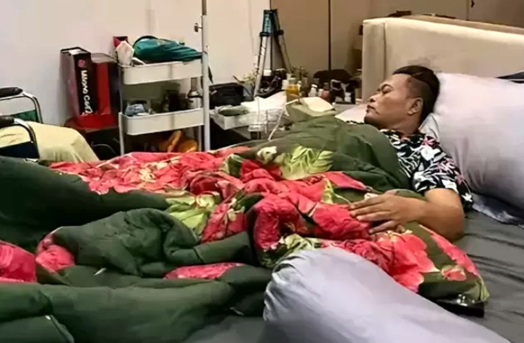 Komedian Sule tengah dikabarkan mengalami sakit serius.