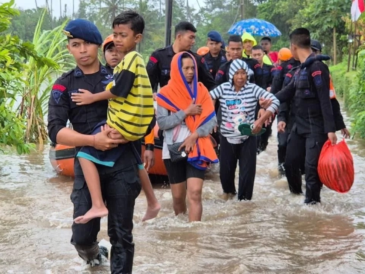BNPB tetapkan tanggap darurat banjir Bali sepekan.