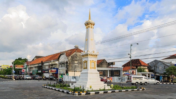 Serat Sabdatama karya Ranggawarsita dan pidato politik Sultan HB X sama-sama mengajarkan kebijaksanaan.