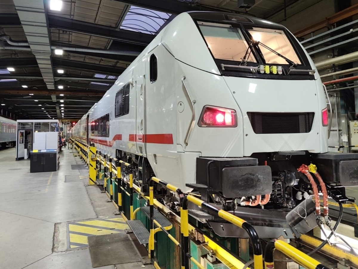 Deutsche Bahn resmi menerima ICE L pertama buatan Talgo.
