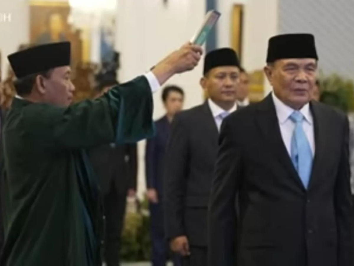Presiden Prabowo lantik Letjen (Purn) Djamari Chaniago sebagai Menko Polkam.