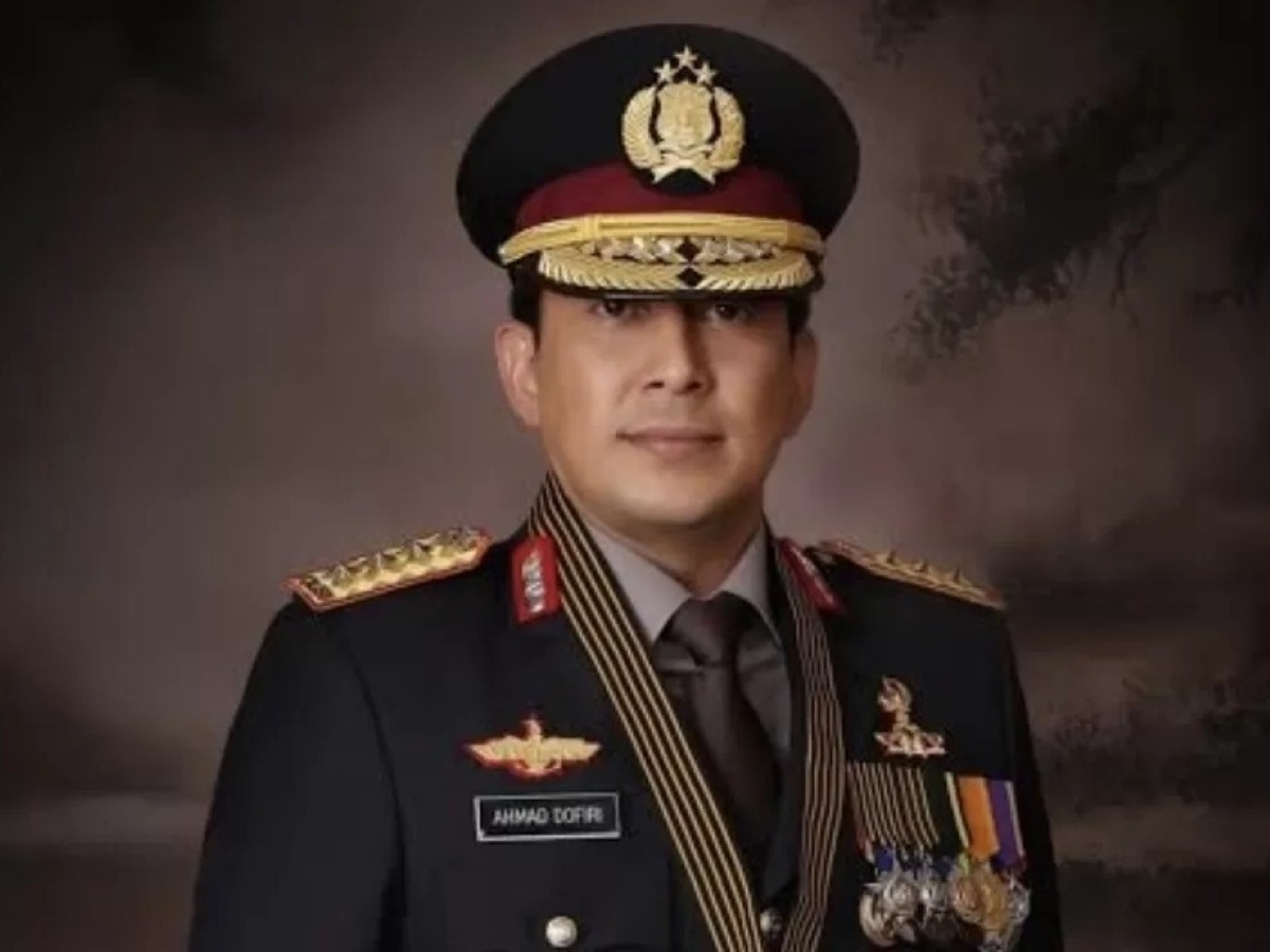 Komjen (Purn) Ahmad Dofiri tiba di Istana Negara jelang pelantikan.