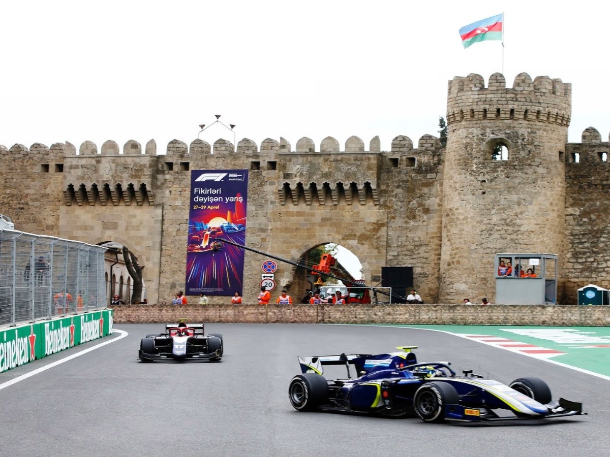 Charles Leclerc dominasi kualifikasi di Baku.