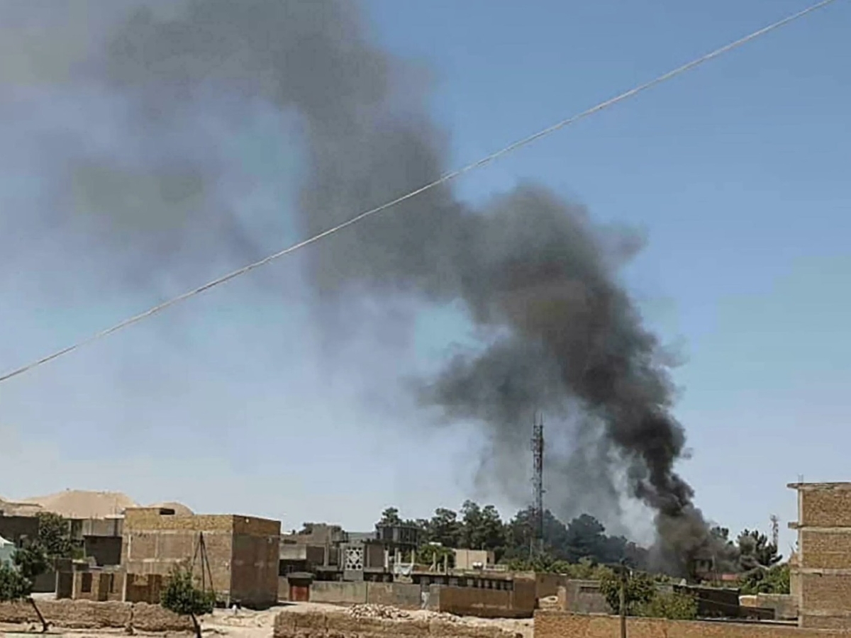 Taliban tolak rencana Donald Trump merebut kembali Pangkalan Udara Bagram.
