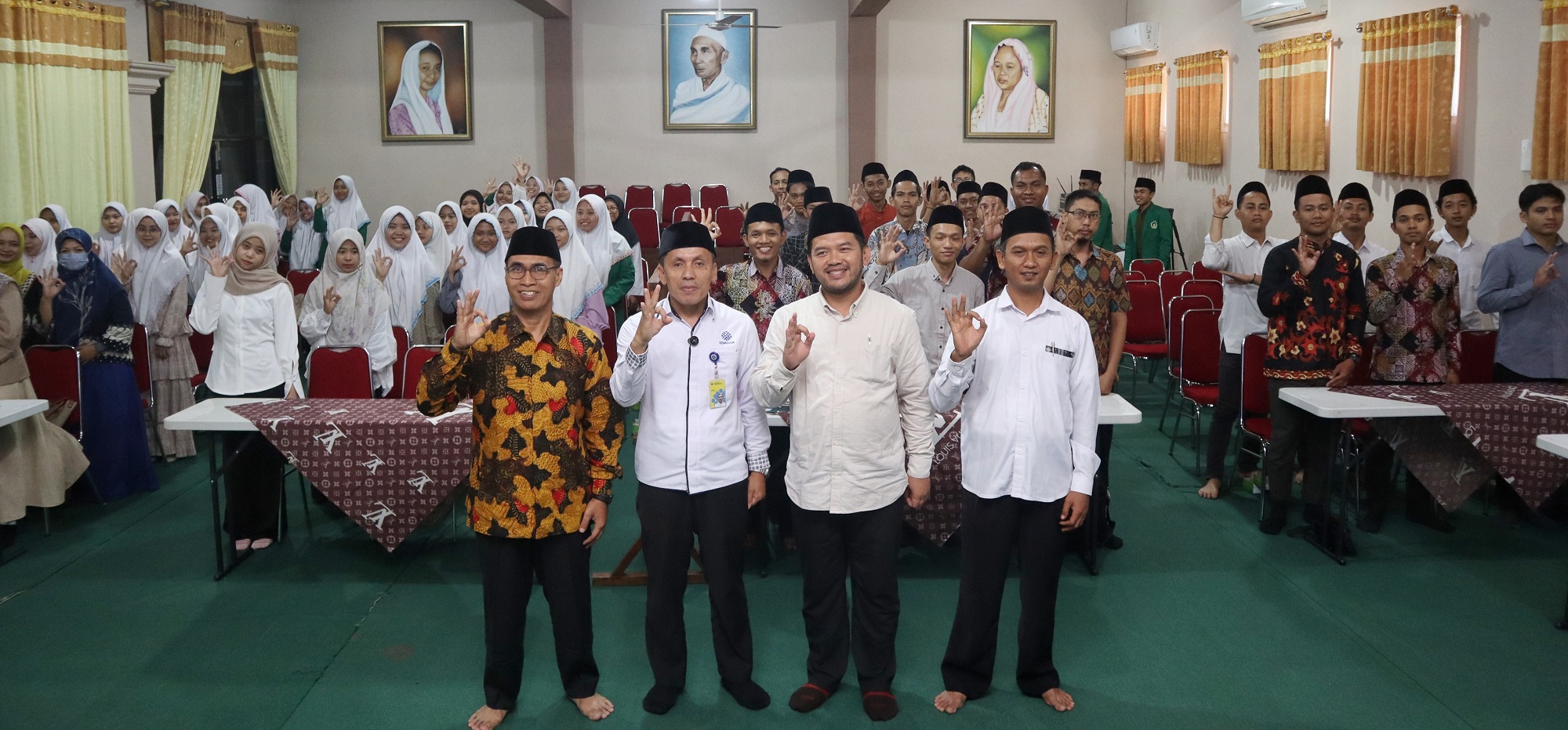 Politeknik Darussalam (Polida) Blokagung, Banyuwangi di bawah Yayasan Pondok Pesantren Darussalam Blokagung.