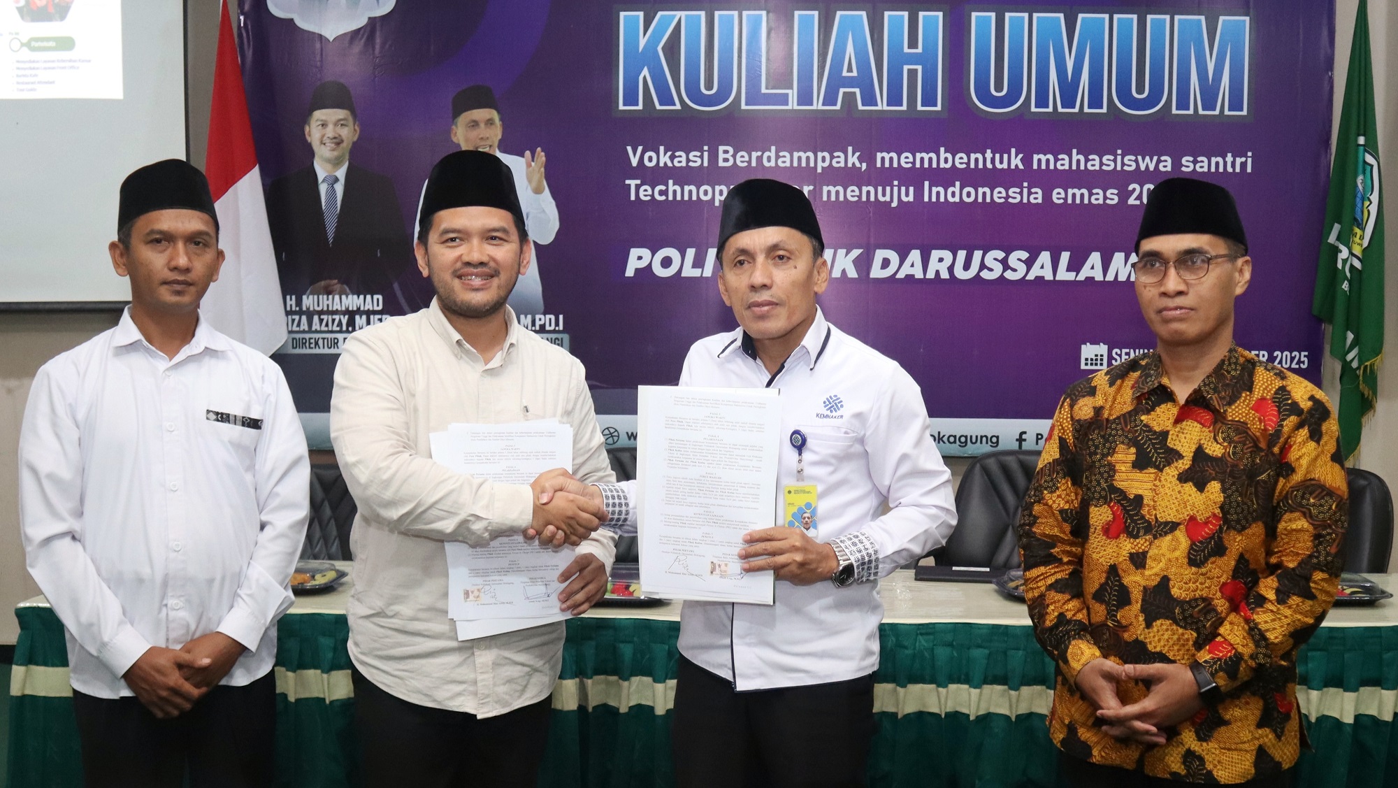 Direktur Polida Blokagung, Banyuwangi KH Muhammad Riza Aziziy, Kepala BPVP Banyuwangi Arsad,  KH Dr Abdul Kholiq Syafaat dan Wakil Ketua III Imron Dimyati.