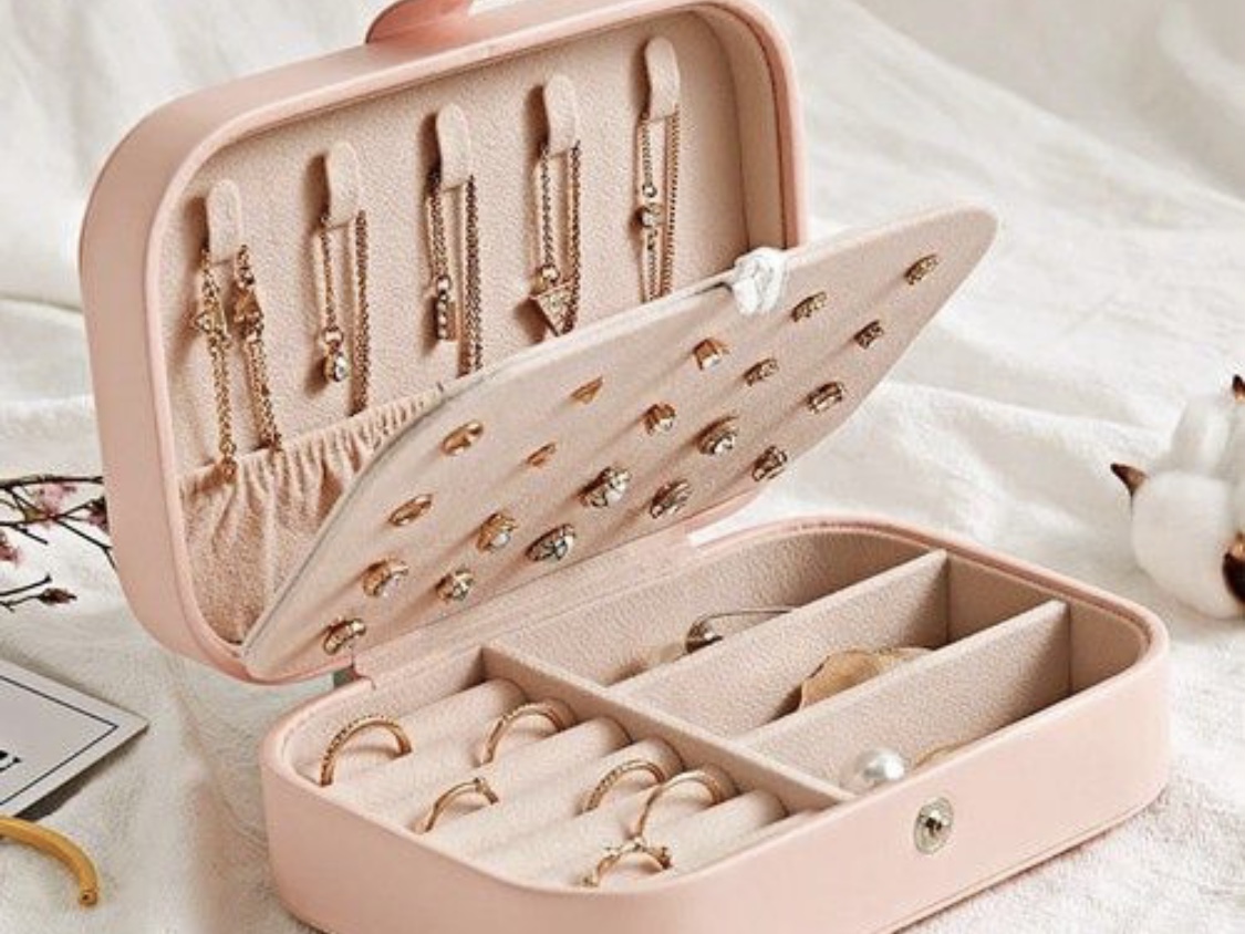 Ilustrasi Jewelry Box