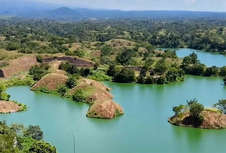 Keindahan Waduk Bajulmati.