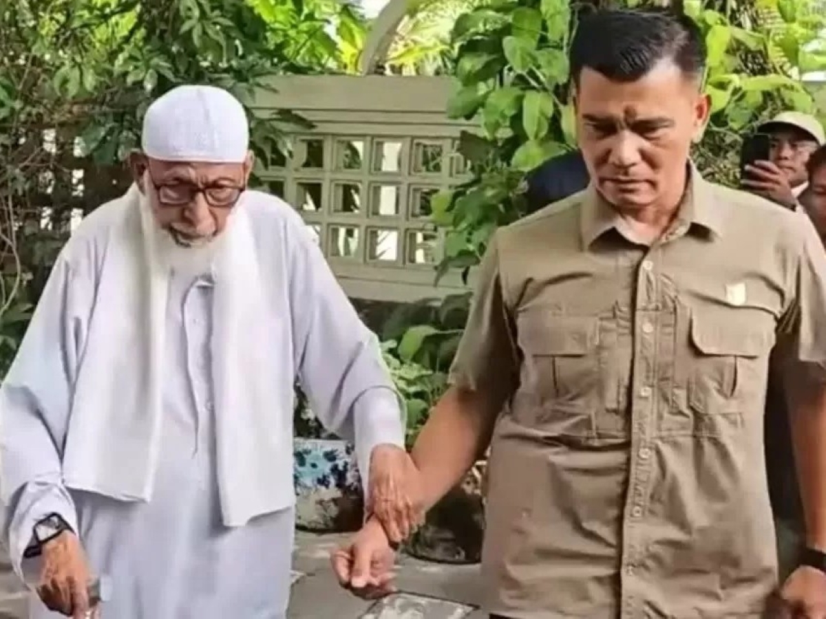 Abu Bakar Ba&rsquo;asyir temui Presiden Jokowi di Solo.
