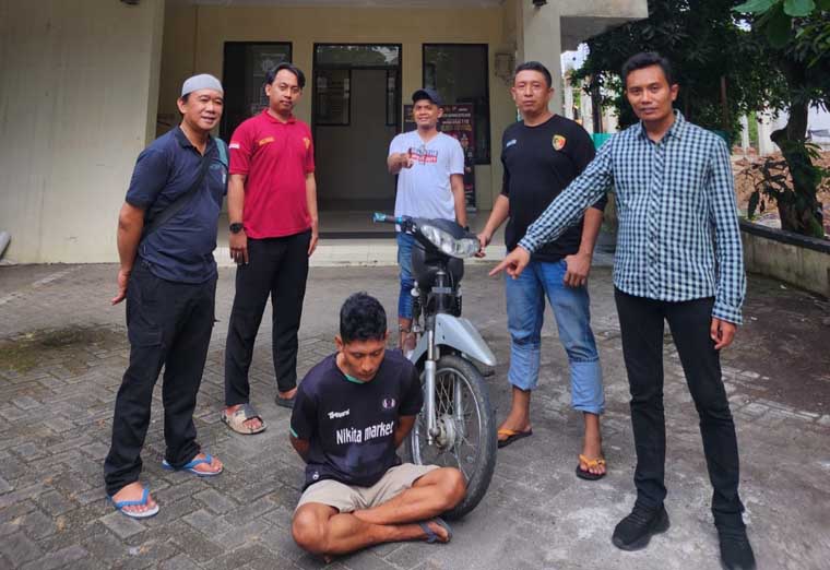 Polresta Banyuwangi berhasil ungkap curanmor di Rogojampi kurang dari 24 jam. Pelaku HP dan penadah HS ditangkap, motor dikembalikan ke korban.