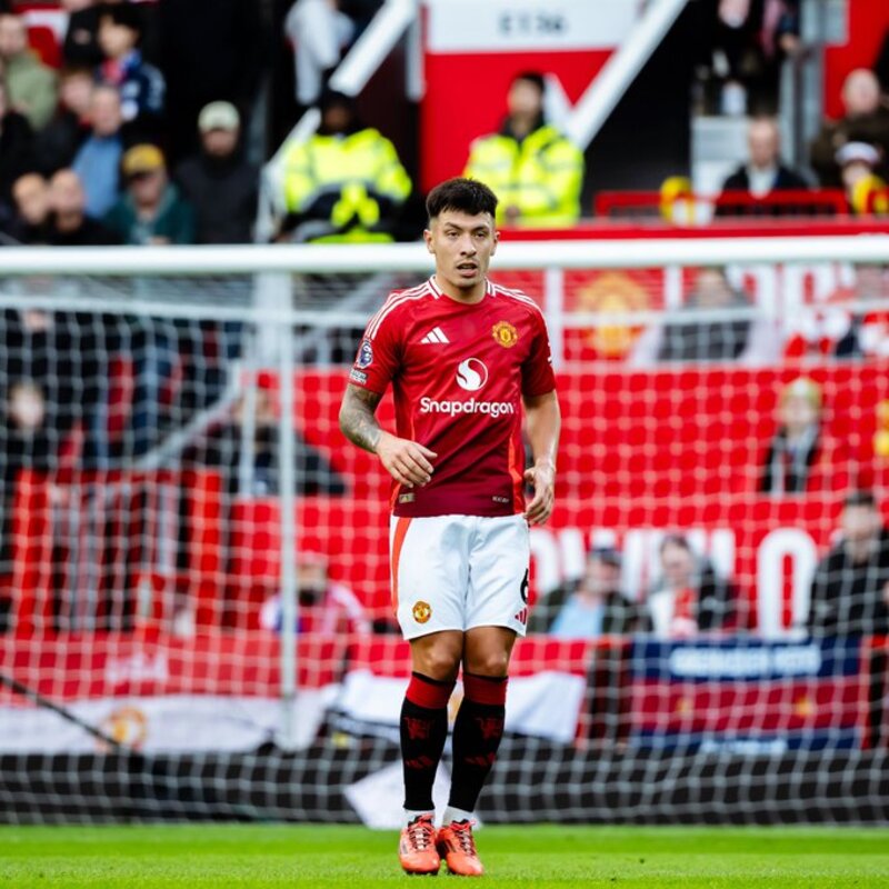 PERBEDAAN: Lisandro Martinez ungkap perbedaan Amorim dan Carrick di Manchester United