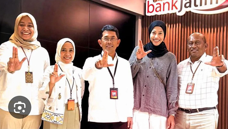 Megawati Hangestri resmi menjadi karyawan Bank Jatim.