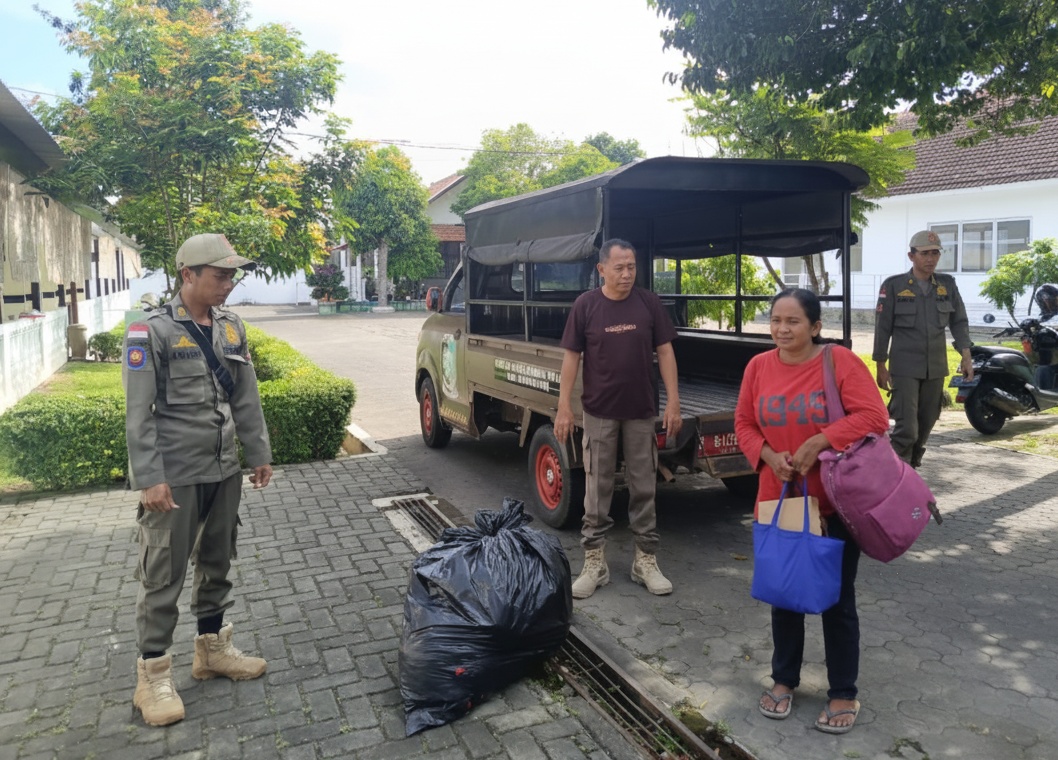 Subhitira Gloria yang diamankan petugas Satpol PP BKO V Kecamatan Genteng.